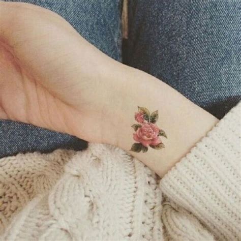 Tatuaggi con i fiori: idee e significati